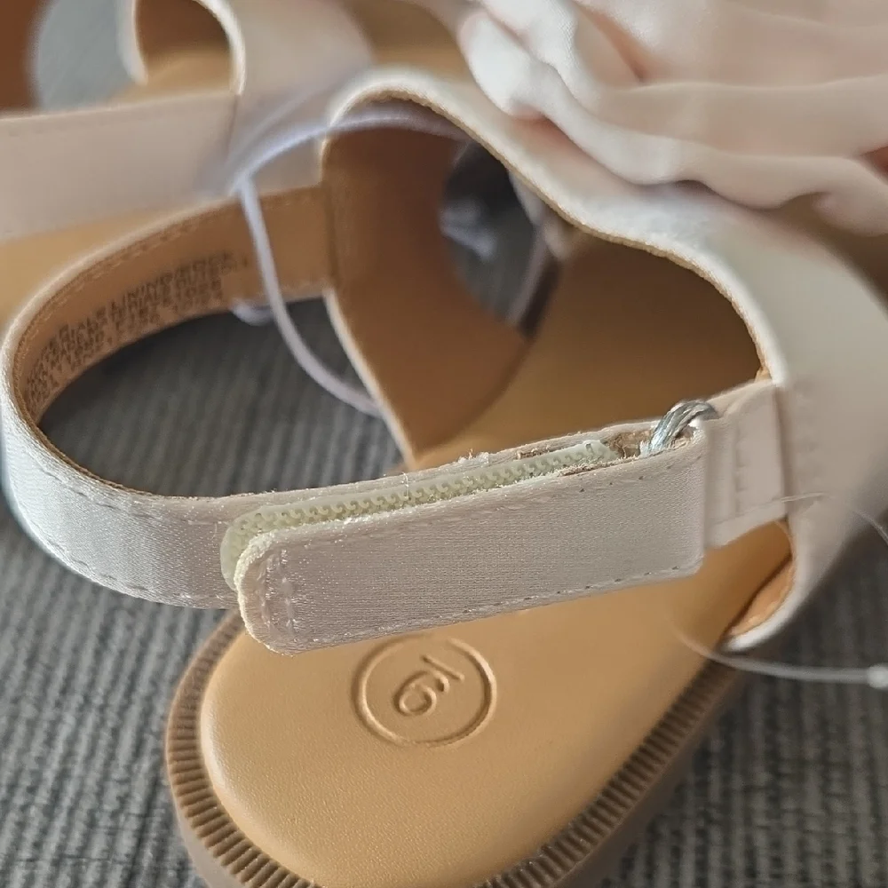 Cat & Jack Kids Sandals with Cream‎ Floral Accent, NWOT, Size 9.
